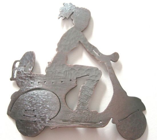 colgante vespa, dolores lago Dolores Lago