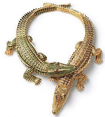 cocodrilos de oro maría félixcartier_ok "colgantes" "accesorio para la mujer" "colgantes de oro" "piedras preciosas" "torques" "collar" "colgantes modernos" "elegancia extrema" "pulseras" "anillos" "broches" "joyería contemporánea" "exótico collar" "Cocodrilos de Oro" "moda" "colgante de plata" "elegancia de una joya de plata" "Colgantes de plata modernos" "dijes" "diseños de plata"
